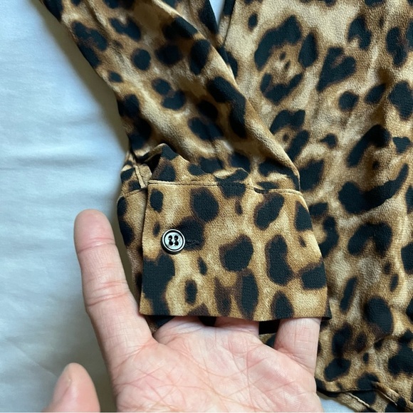 REFORMATION tan leopard print viscose button up long sleeve shirt blouse - Picture 2 of 5